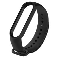 Ремешок для Xiaomi Mi Band 6 силиконовый <черный> ― OnlineBazar.su
