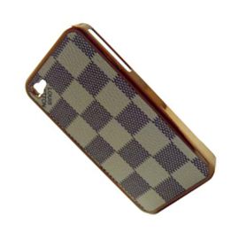 Чехол для Apple iPhone 4 пластиковый с кож.вставками дизайн LV <белый>